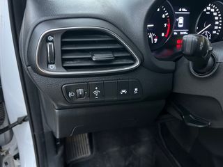 184€/Mes Hyundai i30 1.0TGDi 120cv 5 puertas  2017