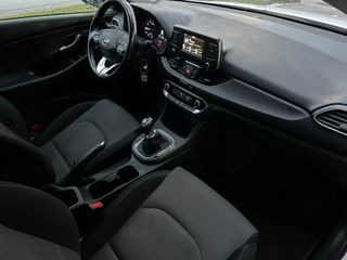 184€/Mes Hyundai i30 1.0TGDi 120cv 5 puertas  2017