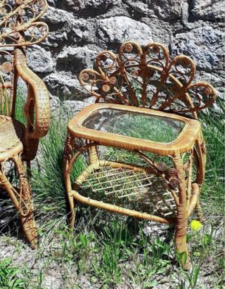 Comodino vintage anni '70 in vimini