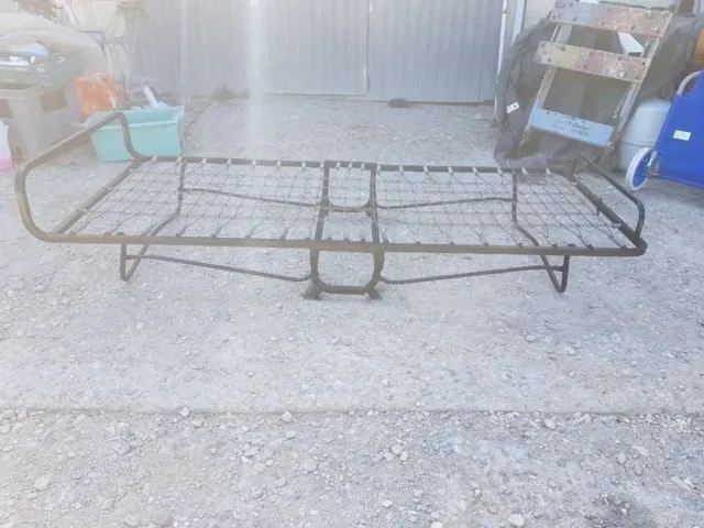 Letto pieghevole in metallo