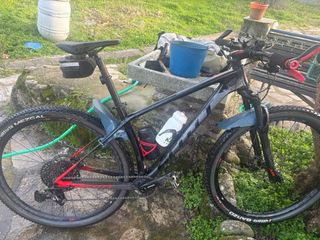 Bicicleta Merida Scultura Carbono y Scott scale