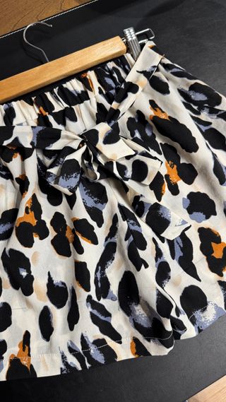 Pantalón corto estampado animal print