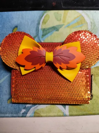 Monedero Loungefly Disney Otoño Hojas