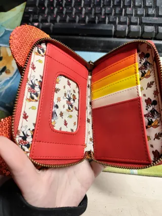 Monedero Loungefly Disney Otoño Hojas