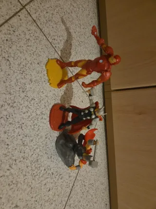 Pupazzi statue Marvel Iron Man e Thor