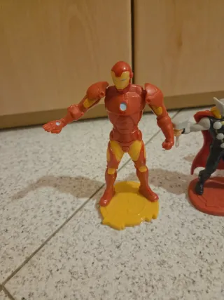Pupazzi statue Marvel Iron Man e Thor