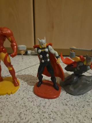 Pupazzi statue Marvel Iron Man e Thor