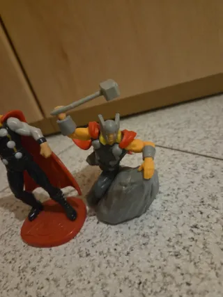 Pupazzi statue Marvel Iron Man e Thor