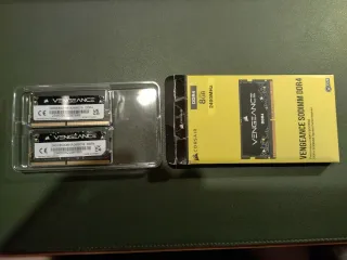 2x Corsair Vengeance SODIMM RAM DDR4 8GB 2400MHz
