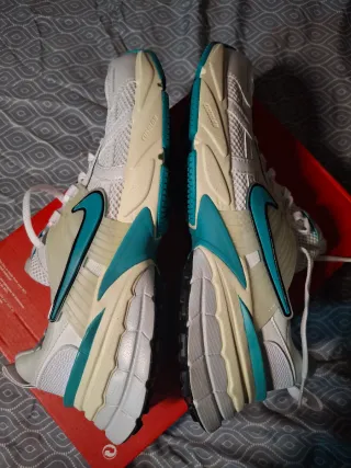 W Nike V2K Run Talla 45 Nuevas a estrenar Unisex