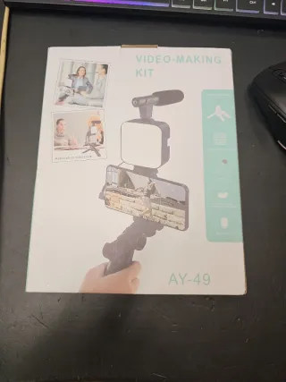 Kit Video AY-49 con Micrófono y Luz