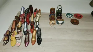 Lote miniaturas zapatos bolsos sombreros vintage