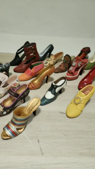 Lote miniaturas zapatos bolsos sombreros vintage