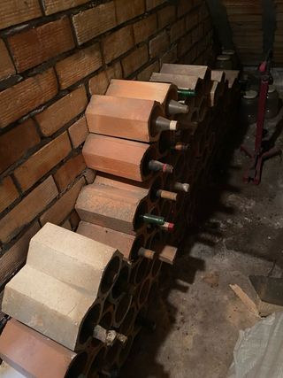 Botellero de cerámica rústico