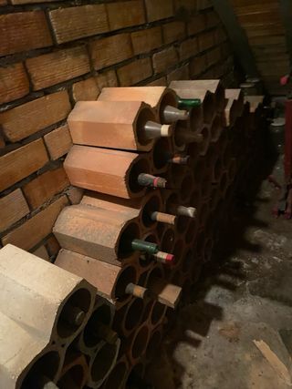 Botellero de cerámica rústico