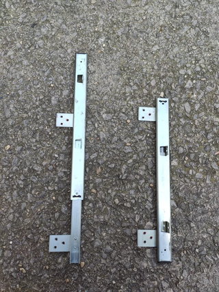 Rieles para cajón metálicos plateados