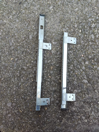 Rieles para cajón metálicos plateados