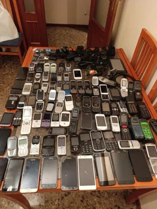 Móviles, cargadores y baterías