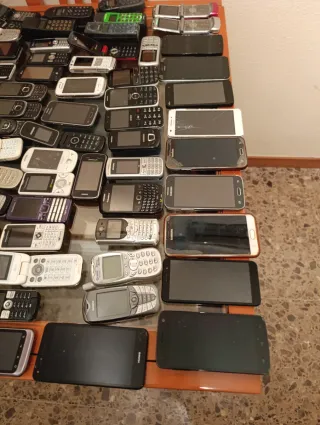 Móviles, cargadores y baterías