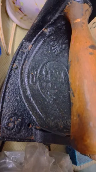 Plancha de carbón antigua 1898