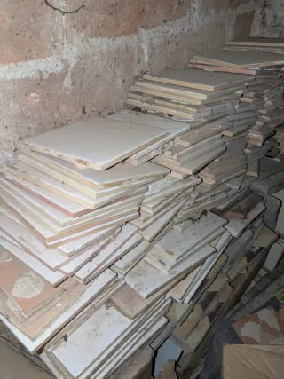 Baldosas antiguas esmaltadas azul y blanco