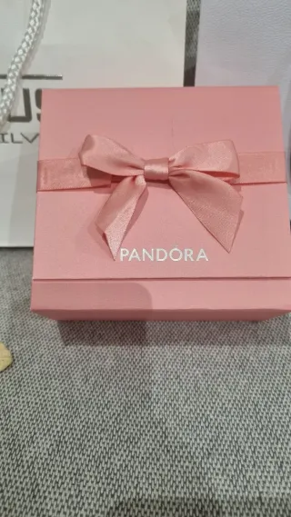 Pandora, tous, lotus