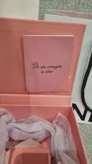 Pandora, tous, lotus