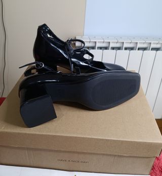 Zapatos Bershka Tacón Brillo Negro Talla 37