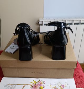 Zapatos Bershka Tacón Brillo Negro Talla 37