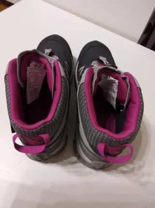 Zapatillas / botines trekking Quechua