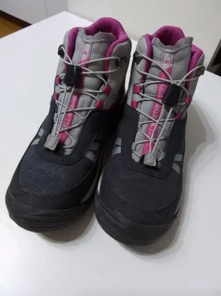 Zapatillas / botines trekking Quechua