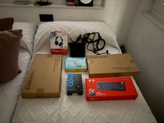 Pacchetto PC Gaming: Tastiera, Mouse, Cuffie e altro