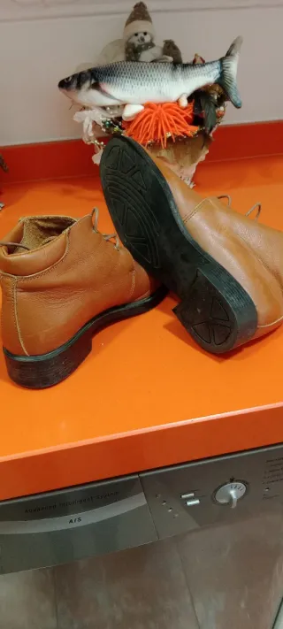 Botines de piel marrones