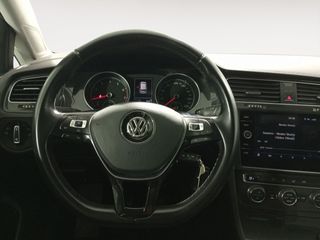 Volkswagen Golf Advance