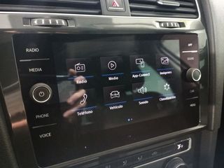 Volkswagen Golf Advance