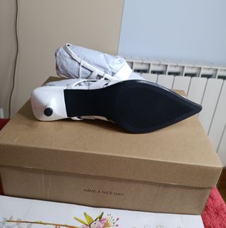 Zapatos tacón blancos brillantes talla 37