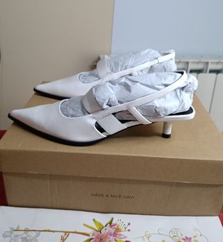 Zapatos tacón blancos brillantes talla 37