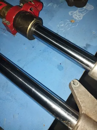 Horquillas Rieju Rj con eje y pinza y rodamientos