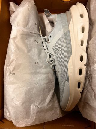 On Cloudpulse Next Mujer Gris