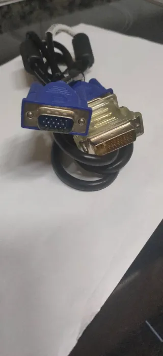 Cable VGA y adaptador DVI