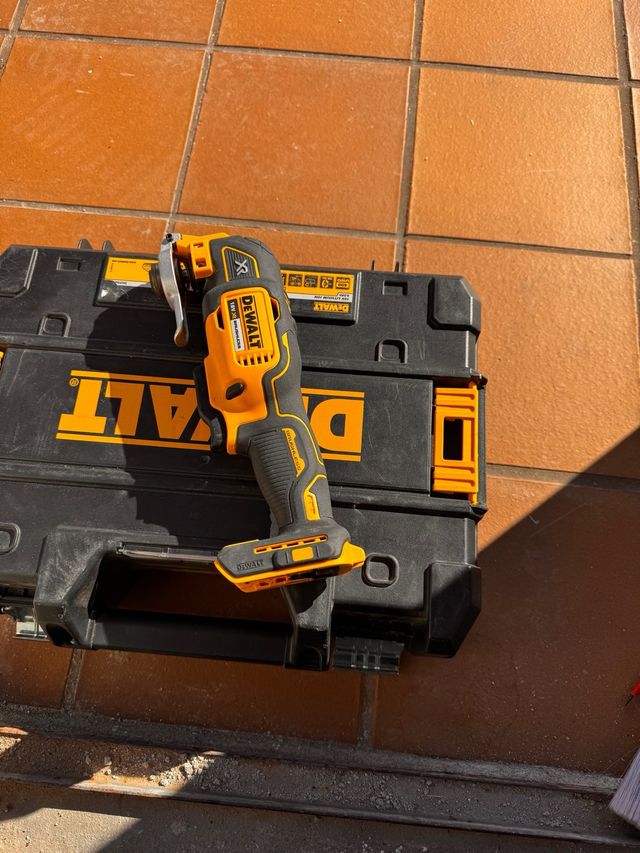 Multiherramienta Dewalt XR DCS355 TYPE 11
