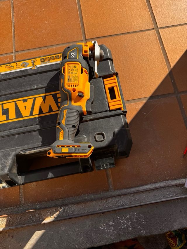 Multiherramienta Dewalt XR DCS355 TYPE 11