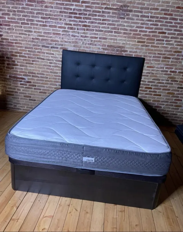 Canapés,colchónes,cabezales,somieres,base,mesitas