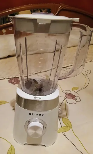 Batidora SAIVOD con jarra y base
