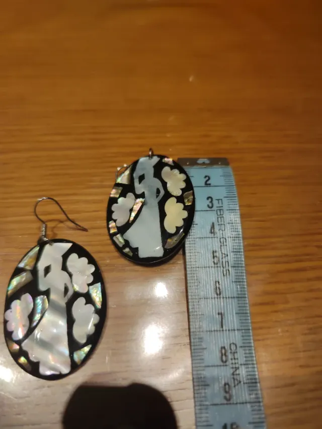 Pendientes Vietnamitas Nácar Figura Mujer