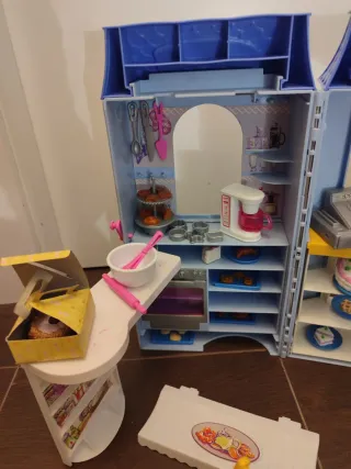 Pastelería Barbie con accesorios (años 90-2000)