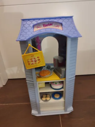 Pastelería Barbie con accesorios (años 90-2000)