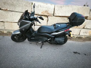 Yamaha XMAX 400