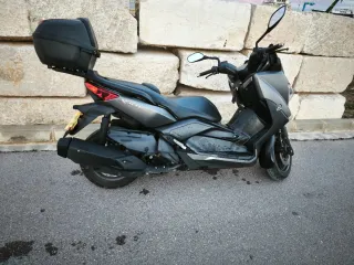 Yamaha XMAX 400
