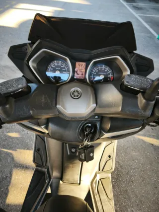 Yamaha XMAX 400